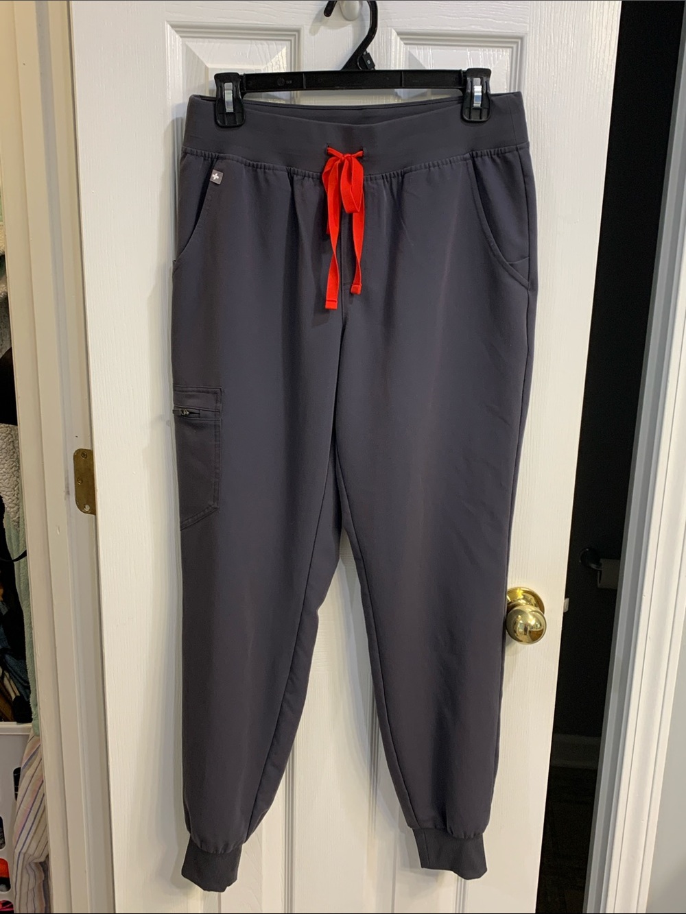 Women’s Figs Zamora Jogger Scrub in Charcoal